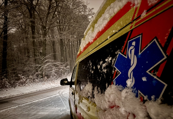 V kraji tři desítky zraněných chodců během podvečera a večera na náledí