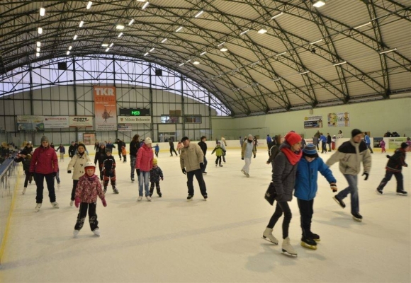 Bruslení veřejnosti na zimáku každý víkend až do března, bonusový termín v pátek 30. ledna