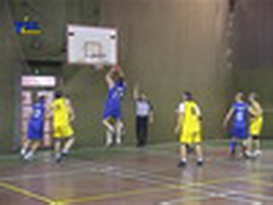 Basketbalový zápas Bohumína a Českého Těšína - zobrazit video