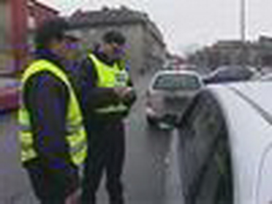 Strážníci poprvé zabavili auto - zobrazit video
