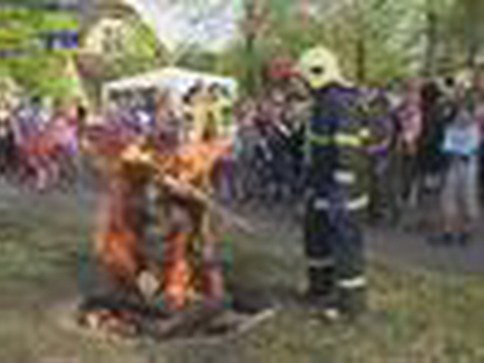 Pálení čarodějnic - zobrazit video