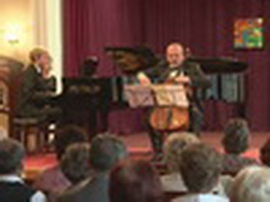 Violoncellista Jiří Hanousek ze Záblatí - zobrazit video