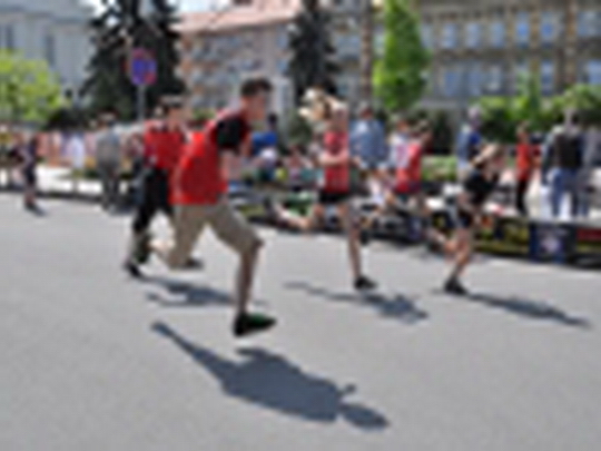 Běh ulicemi města 2013 - zobrazit video