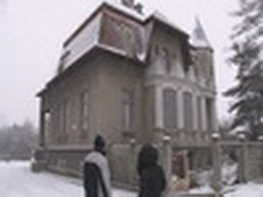 Nebourejte Hořínovu vilu - zobrazit video
