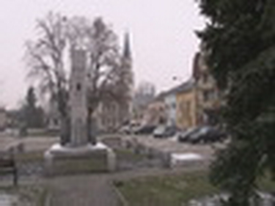 Patová situace s památníkem - show video