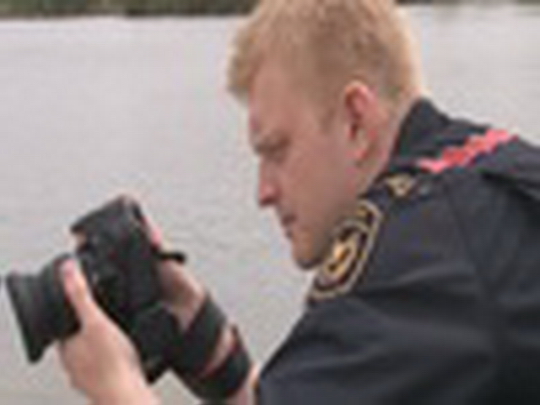 Vojtěch Novotný, fotograf v těle hasiče - zobrazit video