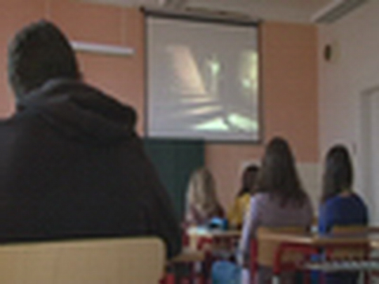 Nové učebny gymnázia - przedstawić wideo