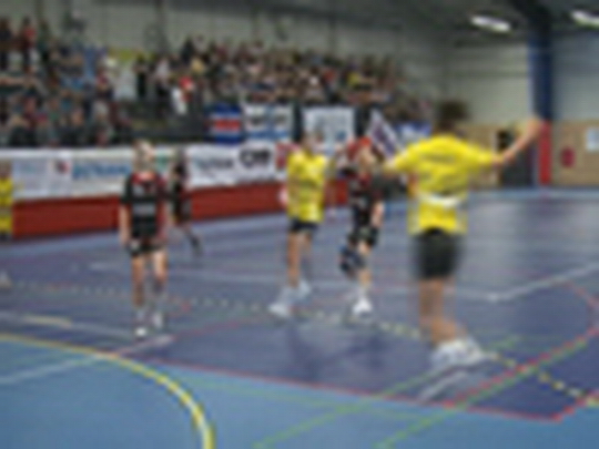 Malá kopaná a házená v hale - przedstawić wideo