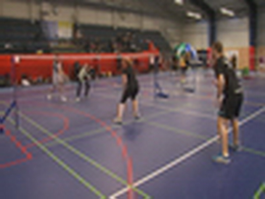 Badmintonová liga - przedstawić wideo