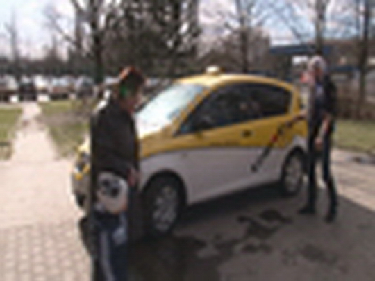 Začalo jezdit Baby taxi - show video