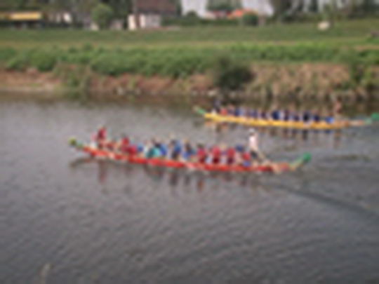 Závody dračích lodí 2015 - zobrazit video