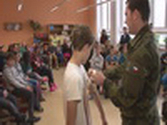 Obrana státu ve škole - show video