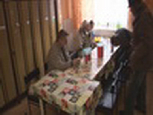 Mrzne, Charita více pomáhá - show video