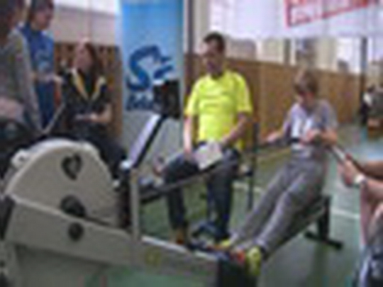 Veslovali do středu Země - zobrazit video