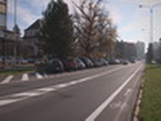 Parkování a cyklisté v Bezručově ulici nově - show video