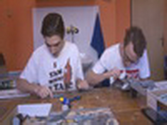 Úspěchy plastikových modelářů z domu dětí - zobrazit video
