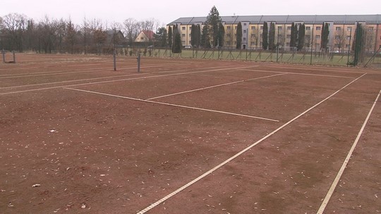 Tenisových kurtů v Bohumíně se ujímá sportovní Bospor - show video
