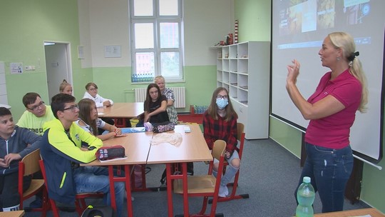 Angličtinu o prázdninách zdokonalovali s rodilými mluvčími - show video