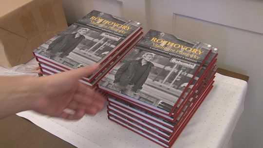 Kniha rozhovorů představuje 12 osobností Bohumína - zobrazit video