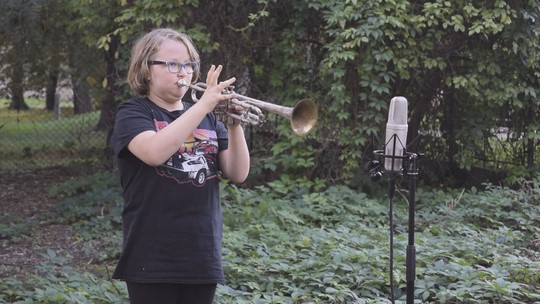 Zpěváci a muzikanti ZUŠ v novém videoklipu - zobrazit video