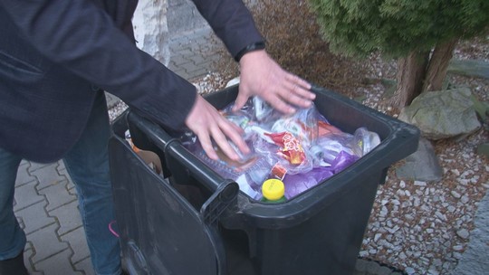 Další experiment: třídění odpadu a rodinné domy - przedstawić wideo