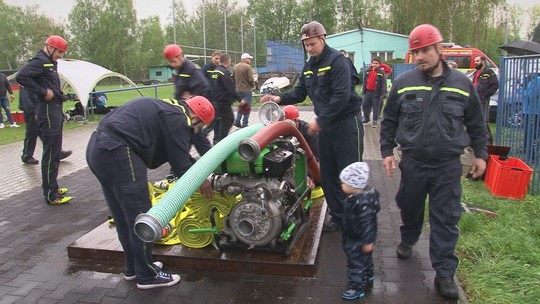 Okrsková soutěž hasičů v požárním útoku - zobrazit video