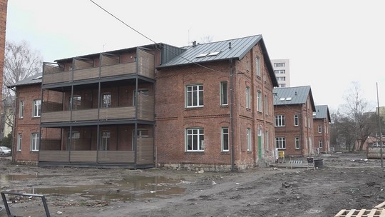 Nové byty v Červené kolonii před dokončením - przedstawić wideo