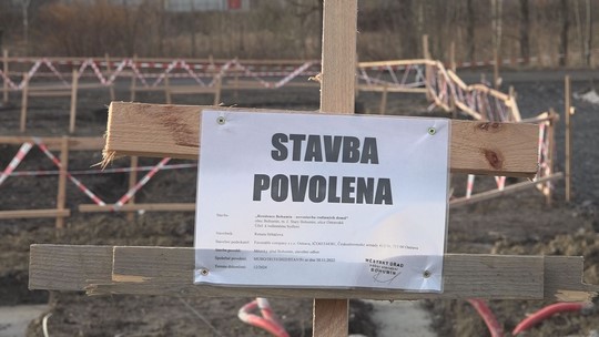 Vlna výstavby rodinných domů pokračuje - przedstawić wideo
