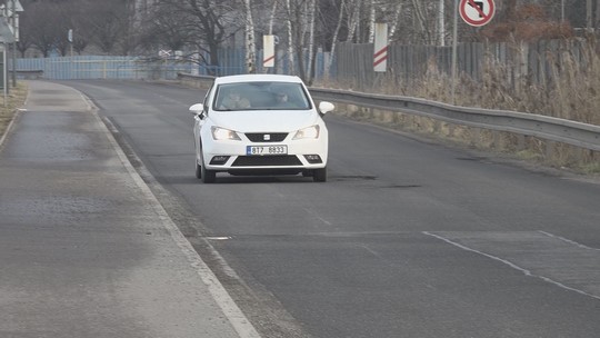 Nejen výmoly, Bohumín svolal jednání se silničáři - przedstawić wideo