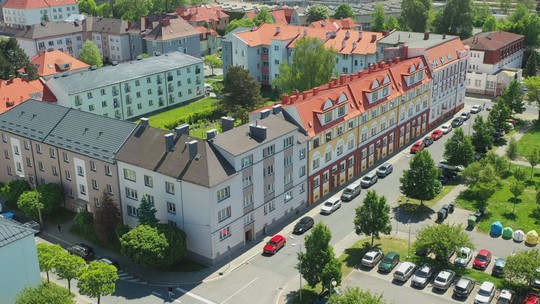 Na přeplatcích za služby vrátí desítky milionů korun - przedstawić wideo