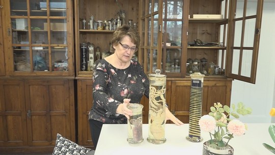 Kabinet s unikátními preparáty, včetně lidského plodu - przedstawić wideo