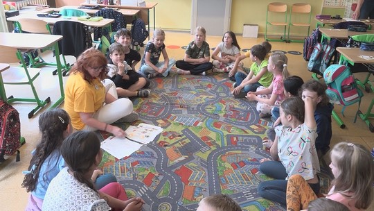 Kouření je nešvar, Profit12 přednáškami cílí na děti - show video