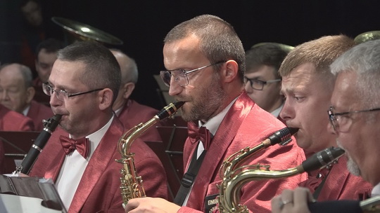 Dechovkový festival: od klasiky, přes Farnou až po muzikál - zobrazit video