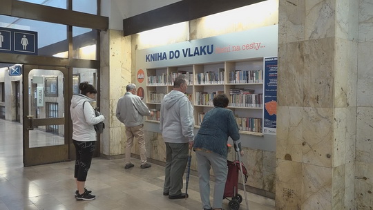 Bohumínská Kniha do vlaku mezi největšími v Česku - zobrazit video