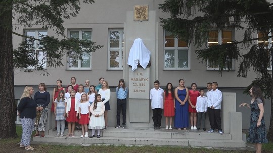 Pomník T. G. Masaryka v Pudlově po desetiletích kompletní - show video