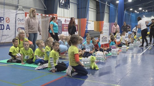 Velké sportovní hry mateřských škol - przedstawić wideo