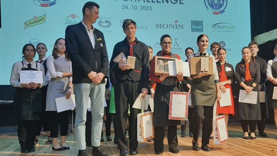 Káva, svačina i husa, kuchaři-číšníci bodují na soutěžích - show video