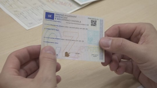 Techničáky vozidel od nového roku nově - przedstawić wideo