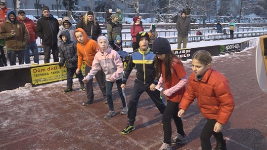 Novoroční běh uvítal rok 2024 - zobrazit video