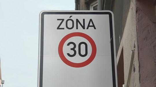 Zóna 30 nově na náměstí ve Starém Bohumíně - show video