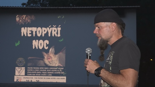 Netopýří noc v parku plná zážitků - zobrazit video