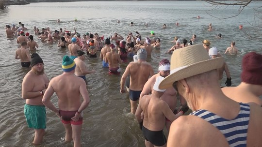 Novoroční ponor otužilců (2025) - show video
