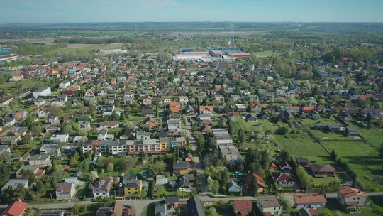 Daň z nemovitosti, v okrajových částech vyšší - zobrazit video