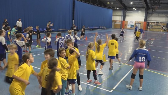Školní liga v miniházené a další sportovní kola - show video