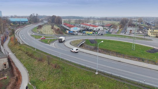 Oprava přivaděče za bazénem zasáhne do dopravy - przedstawić wideo