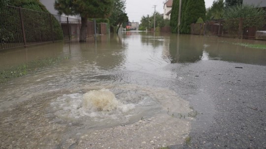 Stav vodovodů a kanalizací po povodni - przedstawić wideo