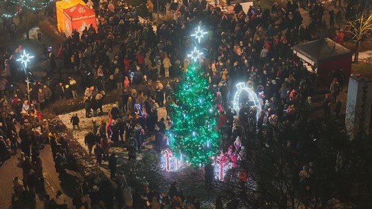 Rozsvícení nového vánočního stromu - przedstawić wideo