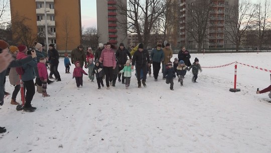 Novoroční běh (2026) oslovil všechny generace - przedstawić wideo