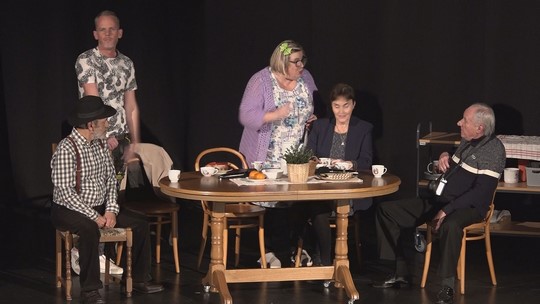 Boban zazářil s novou hrou Famílie - przedstawić wideo