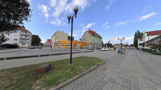 Crossroad of the streets Dr. E. Benes and A. Mickiewicz - Show virtual view